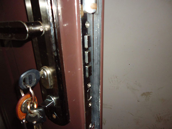 百德镇防盗门换锁芯注意事项